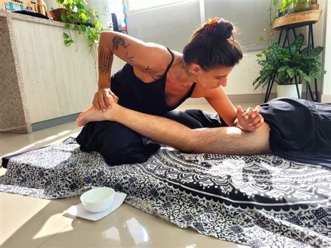 Ambrosia Spa Barcelona es uno de los spas ms reconocidos de la Ciudad Condal por la calidad de sus masajes y rituales, individuales o en pareja, y sus tratamientos de belleza. . Masajes privados